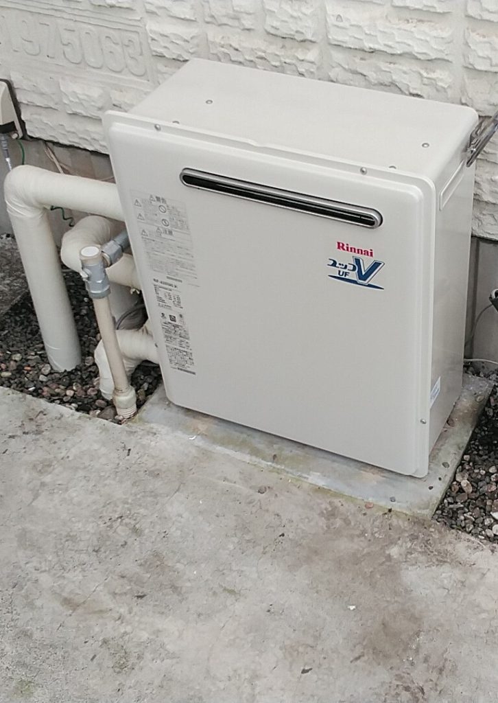 交換後の新しい給湯器の画像
